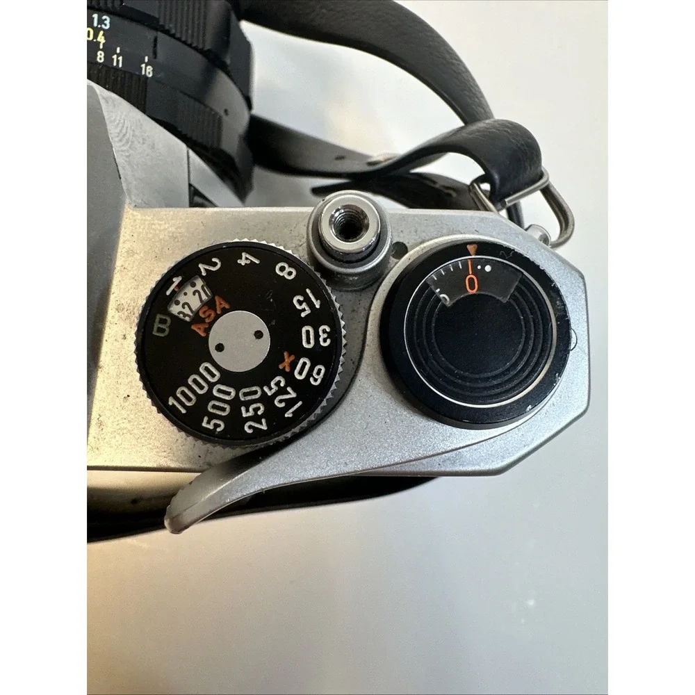 Honeywell Pentax Spotmatic F SLR Film camera w/ Super Takumar 28mm f1.35 Lens